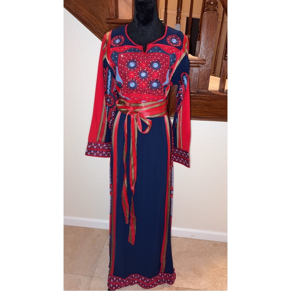 Computer Embroidered tatreez abaya thob thoub thobe
Palestinian dress